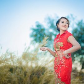 Robe chinoise rouge et brodée