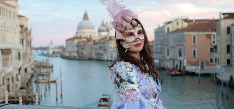 Quels sont les différents types de masques vénitiens ?