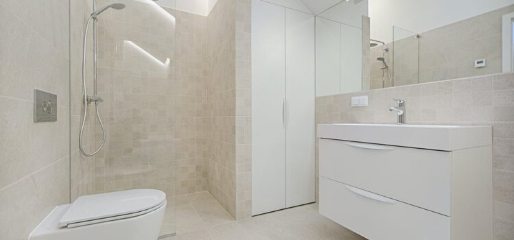 Les avantages et inconvénients des WC japonais : une révolution dans nos salles de bain ?