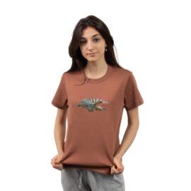 femme-en-t-shirt-crocodile