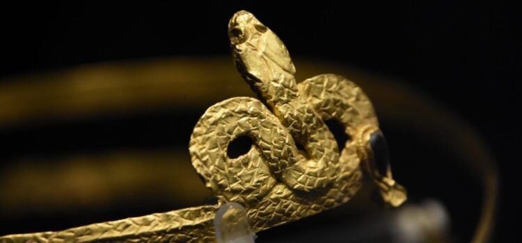 Les bijoux serpent : une touche d’exotisme pour sublimer votre tenue