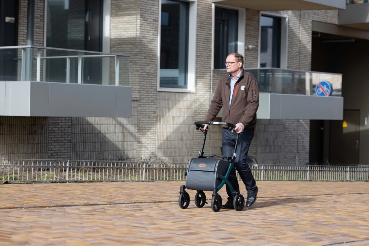 Vieillir chez soi : entre sécurité et indépendance