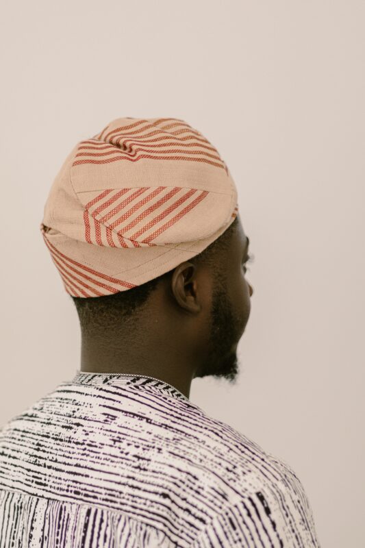 Adopter le bandeau cheveux homme sans faute de goût